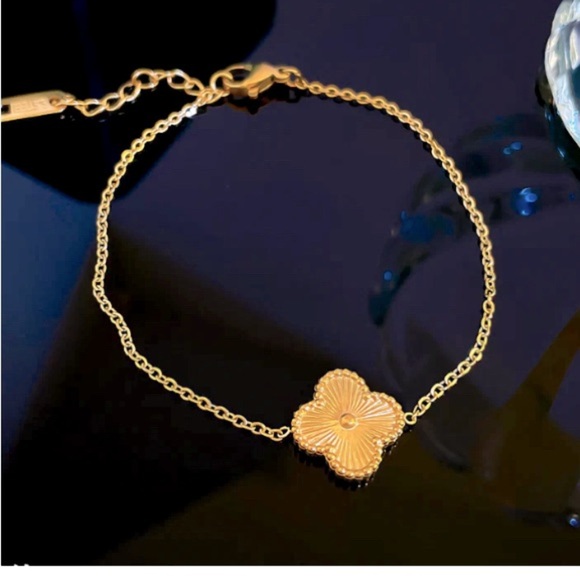 Jewelry - DUPONT gold clover bracelet